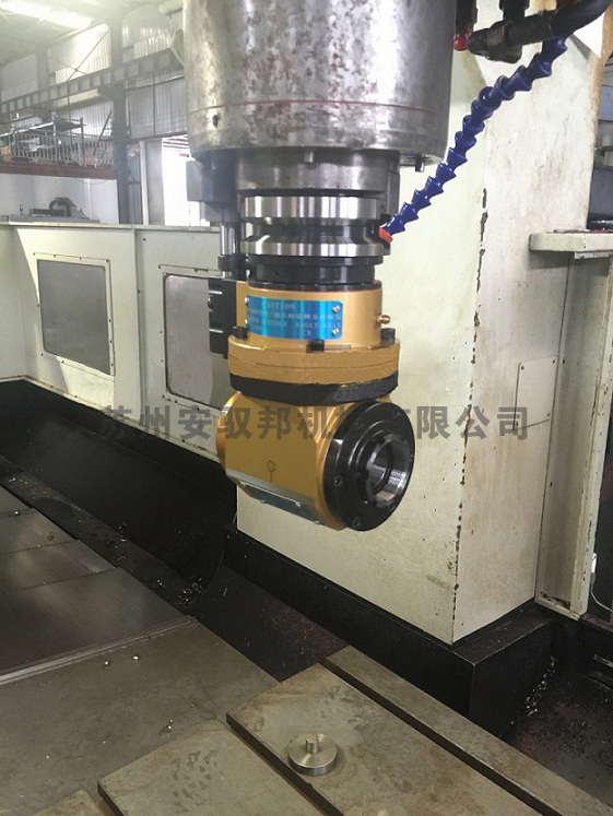 臺灣艾菲茉數(shù)控角度頭現(xiàn)場加工圖片